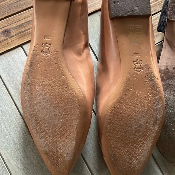 Tory Burch Women's Tan and Black Flats - Picture 7 of 8